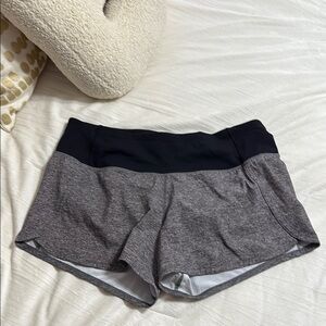 Lululemon Speed Up Lined 2.5